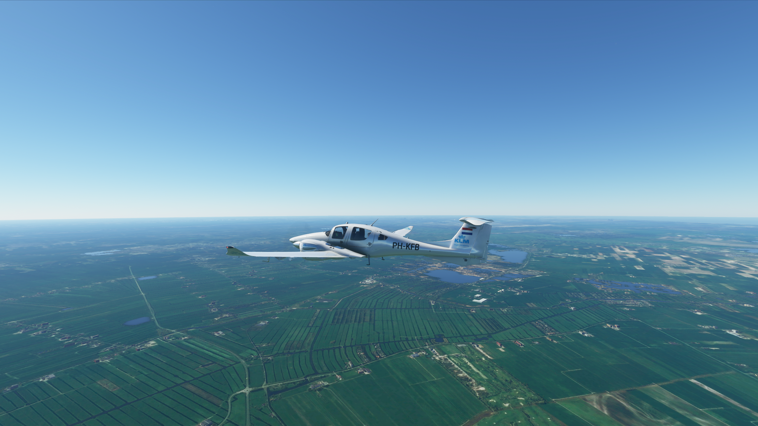 KLM DA62 - Image 1
