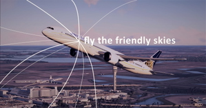 787-10 United Dreamliner  thumbnail 4