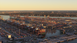 Port of Hamburg thumbnail 4