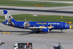 Eurowings' "Europa Park" D-ABDQ [patch 5] thumbnail 6