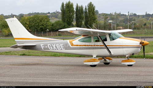 Cessna 182 F-GXBE 