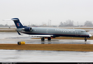 Aerosoft CRJ-700 United Express Battleship Grey N511MJ thumbnail 6