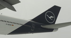 [Ultra] Lufthansa B747-8i | No Mirroring thumbnail 3