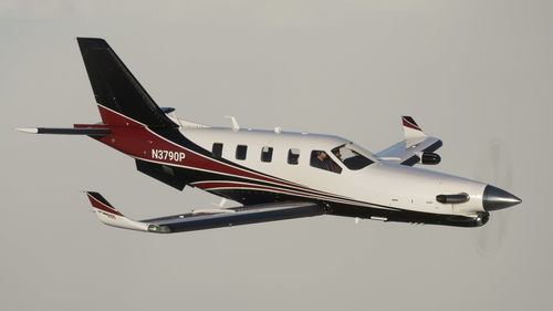 Asobo_tbm930_WhiteMaroonBlack