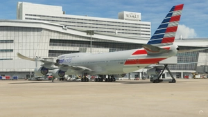 American Airlines One World N9666 Ultra thumbnail 6