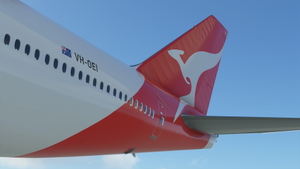 Qantas 2007 VH-OEI Ultra thumbnail 3