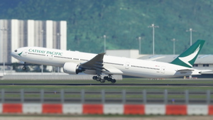 CS-B777-300ER Cathay Pacific B-KPN Ultra  thumbnail 2