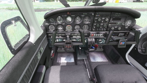 JustFlight Piper PA28 Turbo Arrow IV - Clean Grey Interior thumbnail 1