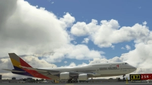 Asiana Airlines B747-8 (Not mirrored) thumbnail 4