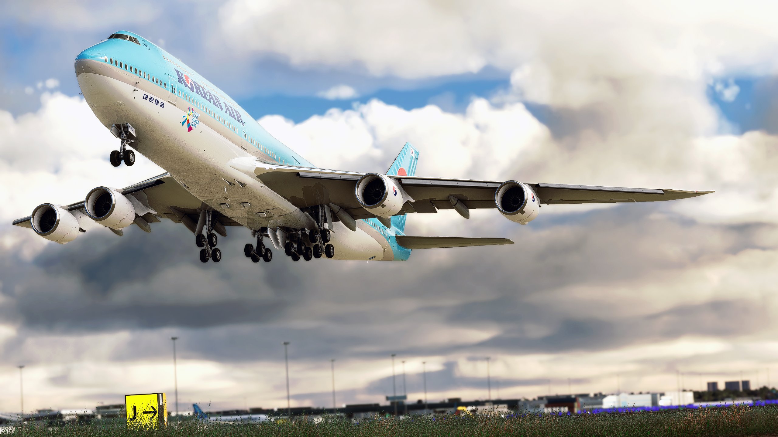 Korean Air Boeing 747-8i no mirror - Image 1