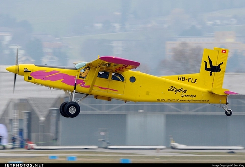 MilViz Pilatus PC-6 Turbo Porter - Skydive Grenchen