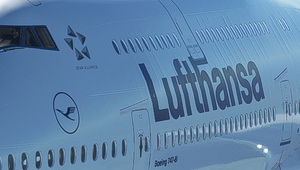 747-8i Lufthansa Livery thumbnail 2