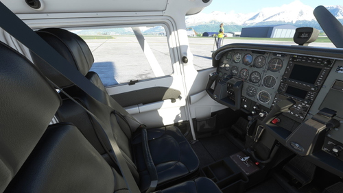 Cessna C172 Classic Black Seats & White Shell