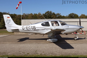 German Registered Cirrus SR22-GTS Turbo D-ECGB. thumbnail 3