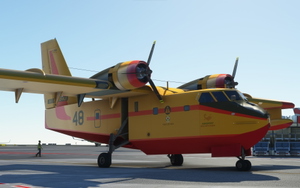 CANADAIR CL–215 Nice 48 thumbnail 4