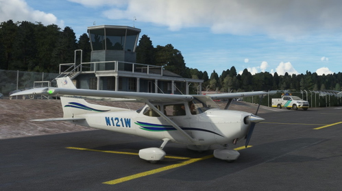 Cessna 172SP - N121W