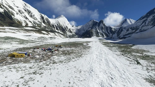 Everest Base Camp (YETI), Nepal side