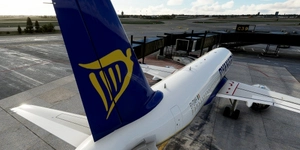 [A32NX] FlyByWire | Airbus A320neo RYANAIR EI-DAH in 8k thumbnail 8