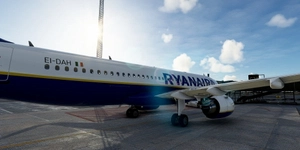 [A32NX] FlyByWire | Airbus A320neo RYANAIR EI-DAH in 8k thumbnail 9