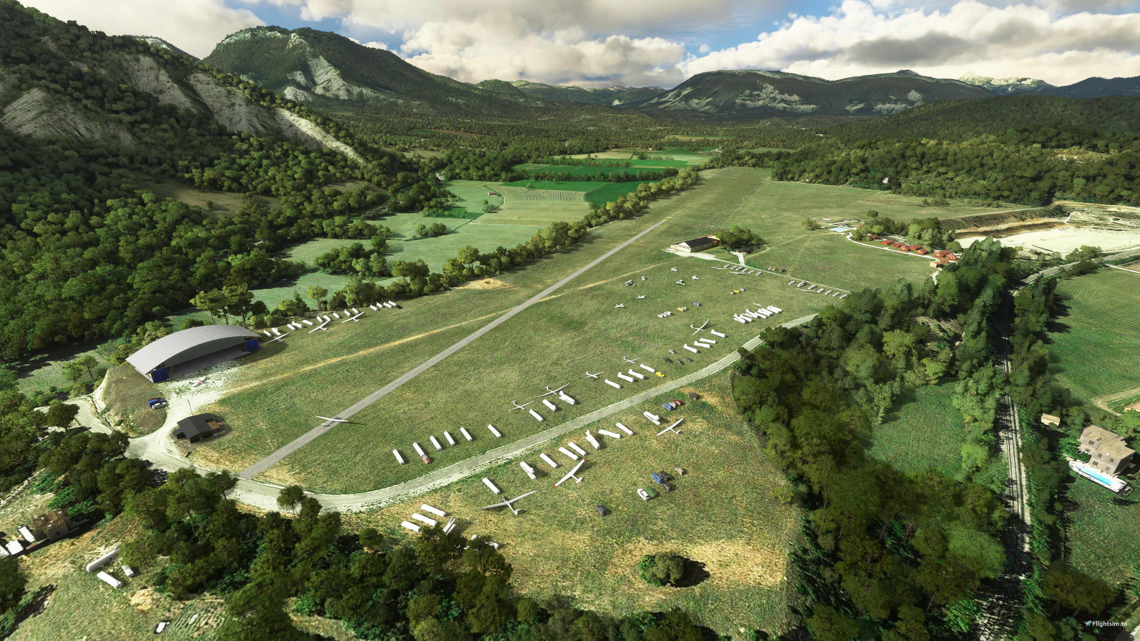 Serres La Batie Montsaleon Airport (LFTM) Gliding in France - Image 1
