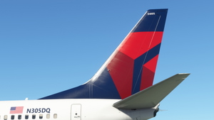 Delta (N305DQ) thumbnail 3