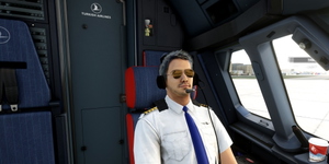 [A32NX] FlyByWire | Airbus A320neo Turkish Airlines TC-JTR in 8k thumbnail 12