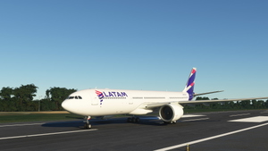 Headwind A330-900neo LATAM with & without mask 8K thumbnail 2