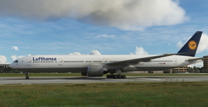 Lufthansa "1989 livery" CaptainSim 777-300ER thumbnail 2