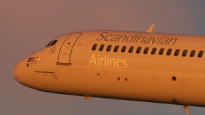 Scandinavian Airlines (LN-RLF) - Leonardo MD-82 thumbnail 4