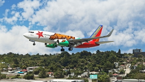 Southwest "California One" [8K] - PMDG 737-700 thumbnail 3