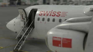 Swiss BAe 146-300 (4K)(NO CONVERT) thumbnail 2