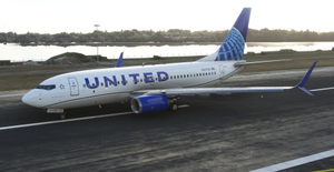 United Airlines "2019 livery" "N24706" PMDG B737-700 Scimitar winglets thumbnail 5