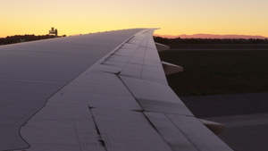 B777-300er Wing Views thumbnail 5