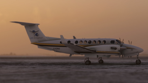 Black Square Beechcraft King Air 350 C-FZNQ