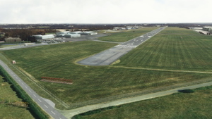 Coventry Airport - EGBE thumbnail 2