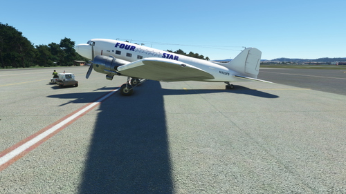 Douglas DC-3 repaint request Four Star N132FS