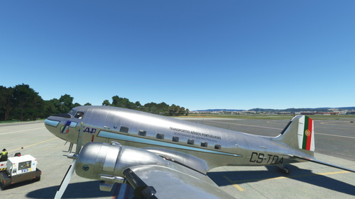 Douglas DC-3 TAP (Transportes Aéreos Portugueses) CS-TDA repaint