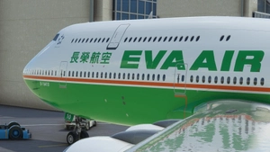 EVA Air 747-8 thumbnail 4