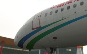 Fenix A320 China Eastern Magnificent Qinghai B-9942 with cabin thumbnail 6