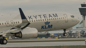 KLM Royal Dutch Airlines (PH-BXO 'Skyteam') - PMDG 737-900 thumbnail 7