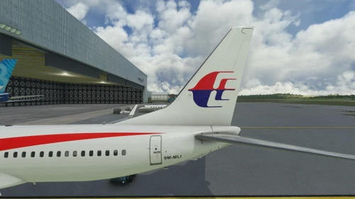Malaysia Airlines B737-8H6 9M-MLI Red Titles