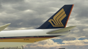 Singapore Airlines 747-8 thumbnail 6