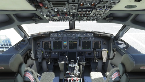 PMDG B737-800 Flight Deck & Wing Views