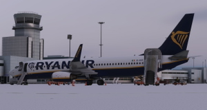 Ryanair DAC Livery - EI-EST thumbnail 3