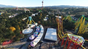 Six Flags Magic Mountain theme park, Los Angeles, CA thumbnail 12