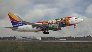 Southwest Airlines "Florida One" w/Cabin PMDG 737-7H4 thumbnail 3
