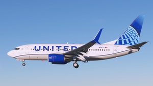 United Airlines [4K] N54711 - PMDG 737-700 thumbnail 9