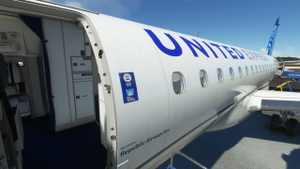 United Express - Evo Blue / E175 Triple Pack thumbnail 11