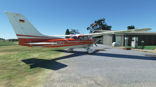 Asobo + WBSim + Bogalu Cessna C172 (Classic) - Livery D-EDEU (modern interior)