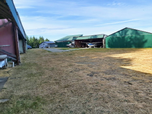 Duncan Airport (CAM3) thumbnail 7